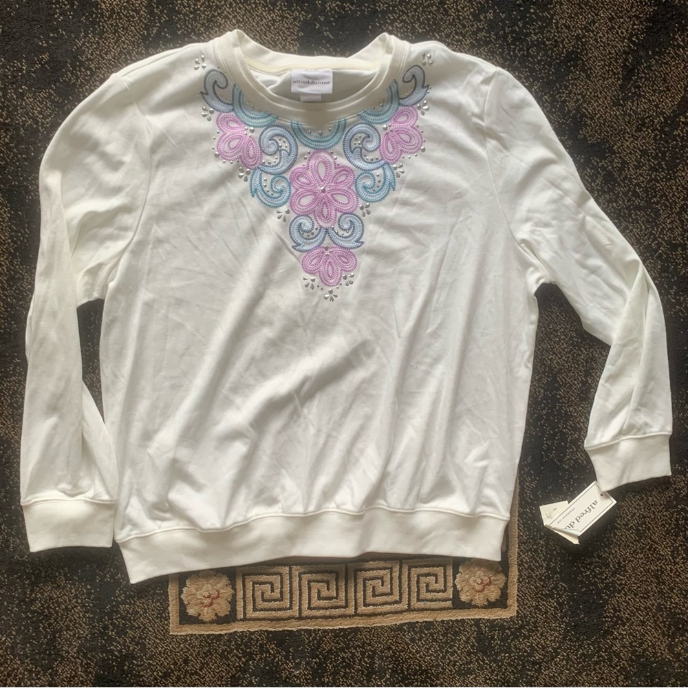 NWT white sweater by Alfred Dunner // Sz XL